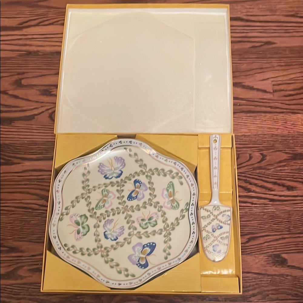 New in box Ceramic Cake Plate Set with butterfly design.